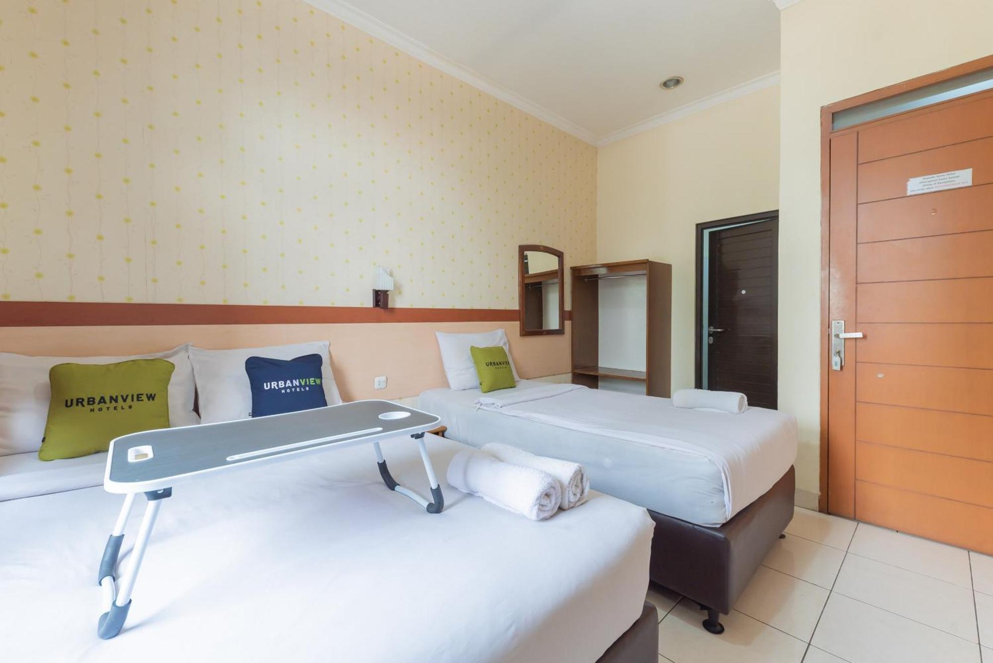 Urbanview Hotel Sakura Bandung Exterior foto