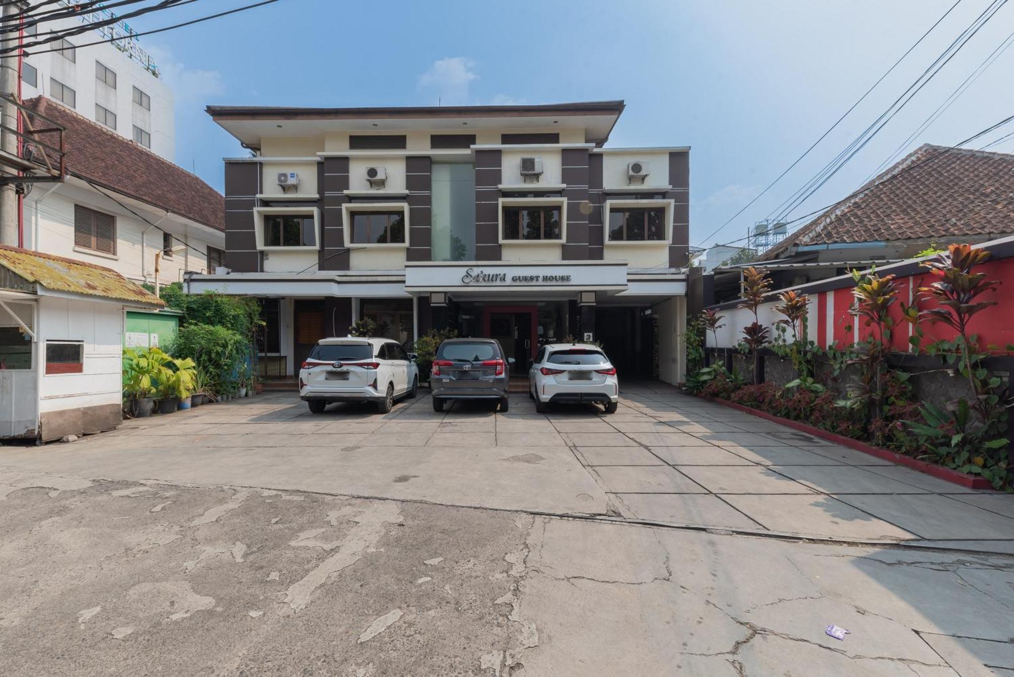Urbanview Hotel Sakura Bandung Exterior foto