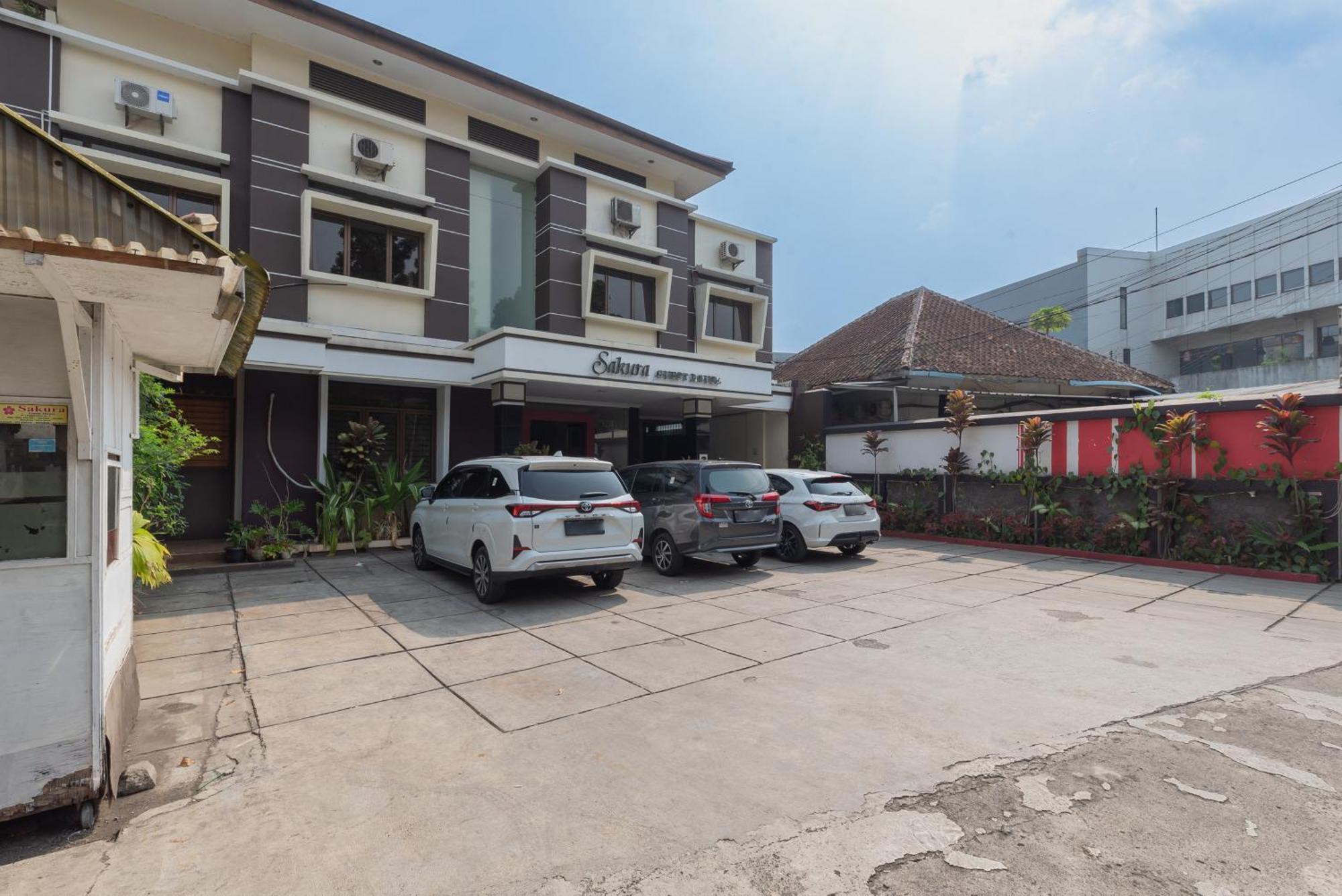 Urbanview Hotel Sakura Bandung Exterior foto