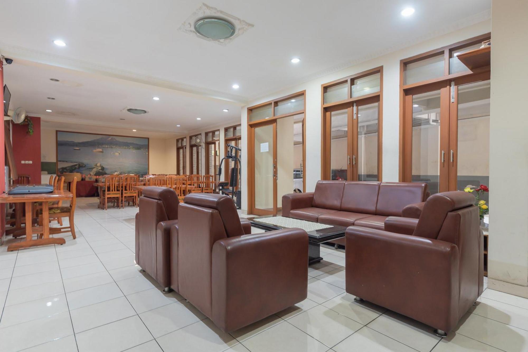 Urbanview Hotel Sakura Bandung Exterior foto